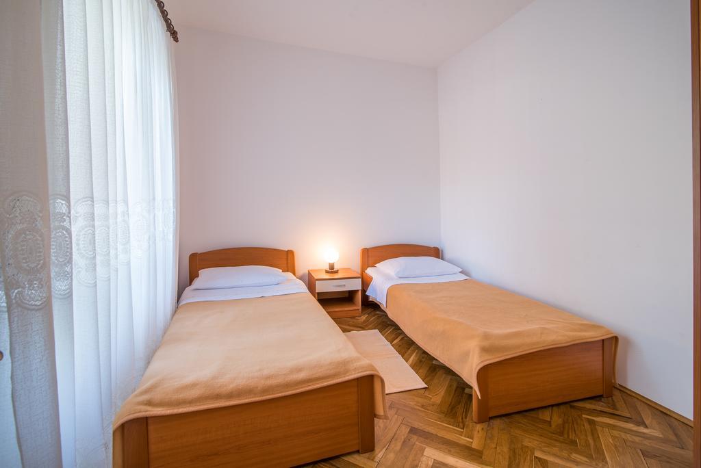 Apartment Ana 1 Malinska Exteriér fotografie