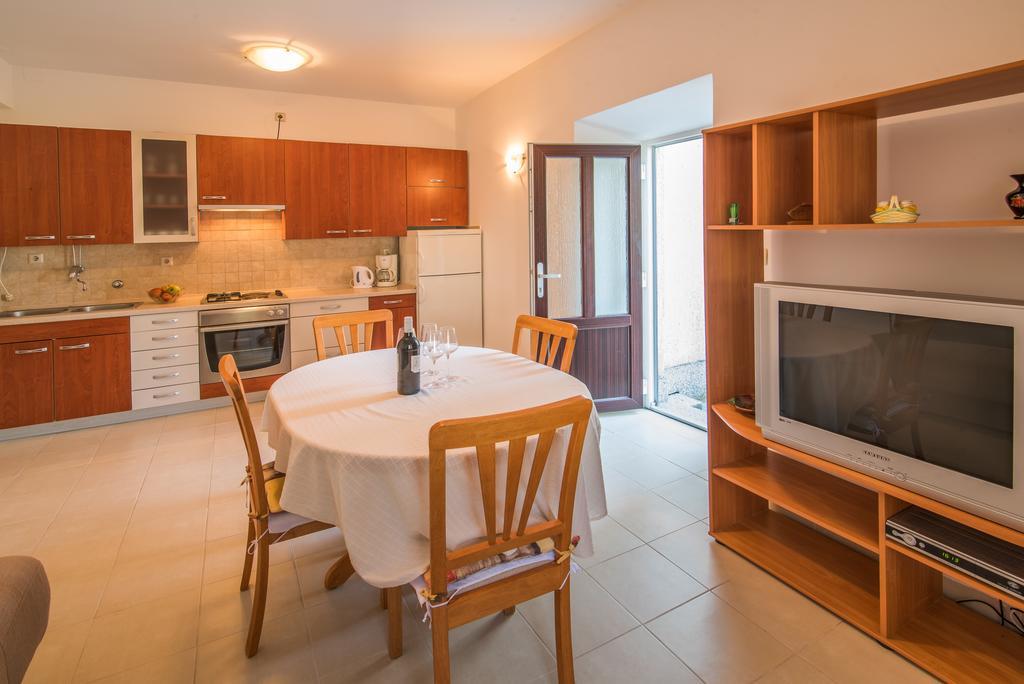 Apartment Ana 1 Malinska Exteriér fotografie